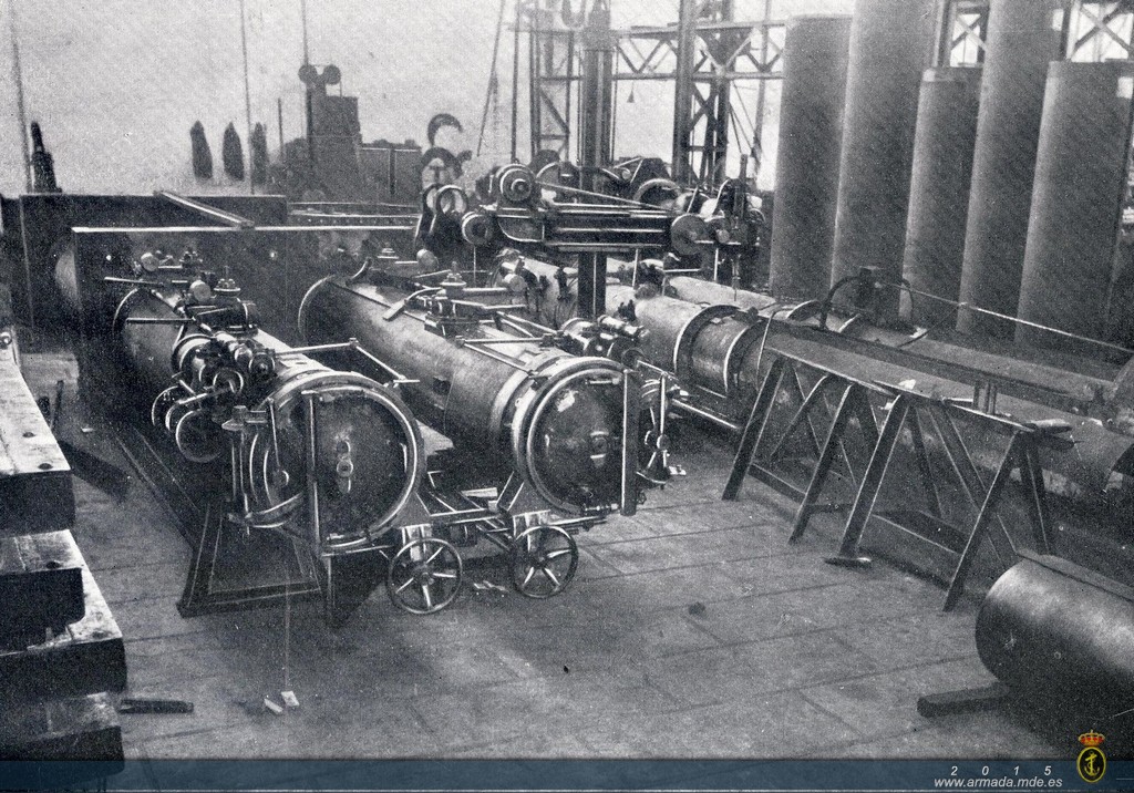 1924. Tubos lanzatorpedos popa submarino C. Foto SECN